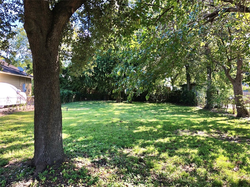 1104 Northwood St, Houston, TX 77009 - photo 1