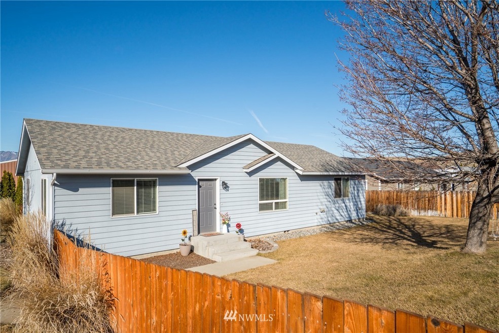 2480 5th St NE, East Wenatchee, WA 98802 - photo 1