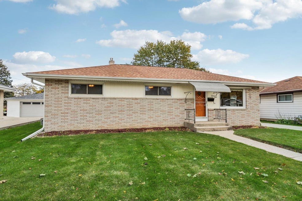 S Swift Ave-003