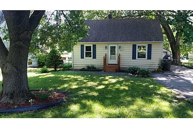 3833 E 25th St, Des Moines, IA 50317 - photo 1