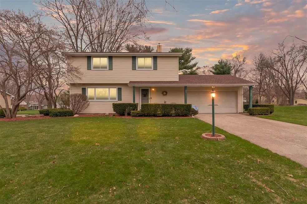 18333 Westover Dr, South Bend, IN 46637 - photo 1