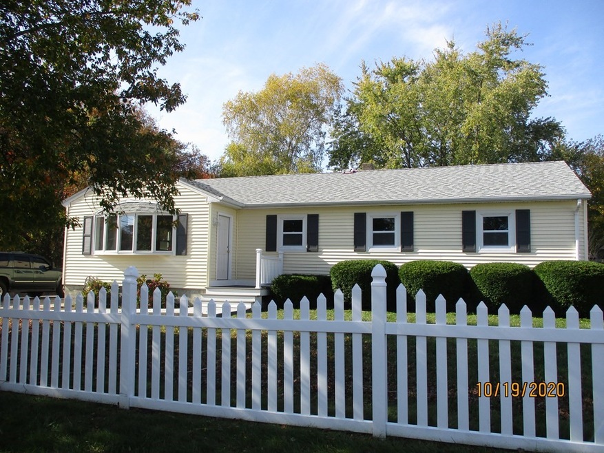 17 Spruce St, South Dartmouth, MA 02748 - photo 1