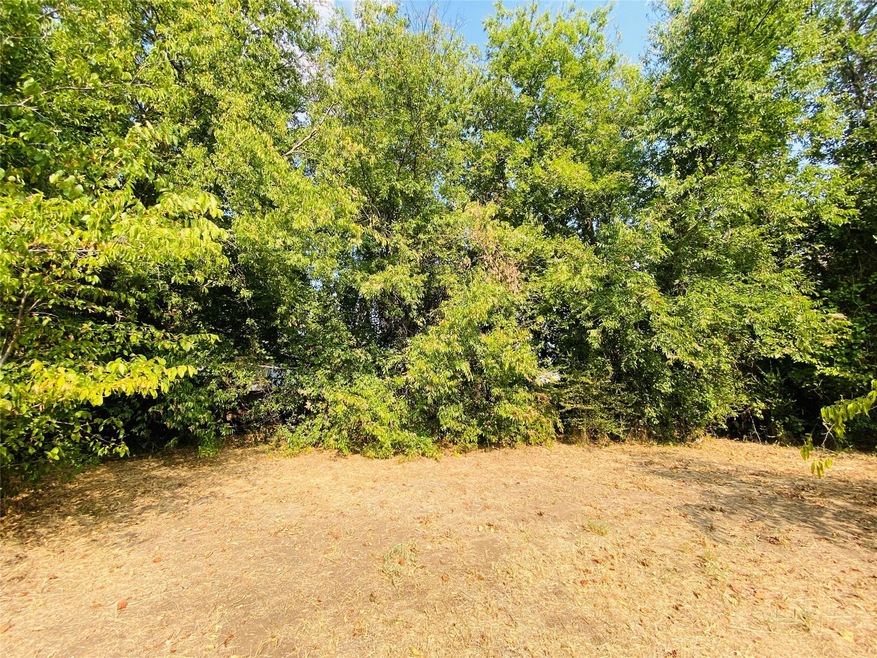 1112 Buck St, Gainesville, TX 76240 - photo 1