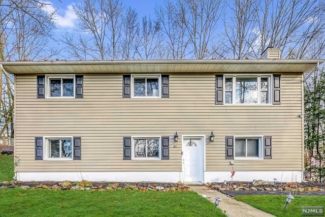 31 Longwood Lake Rd, Oak Ridge, NJ 07438 - photo 1