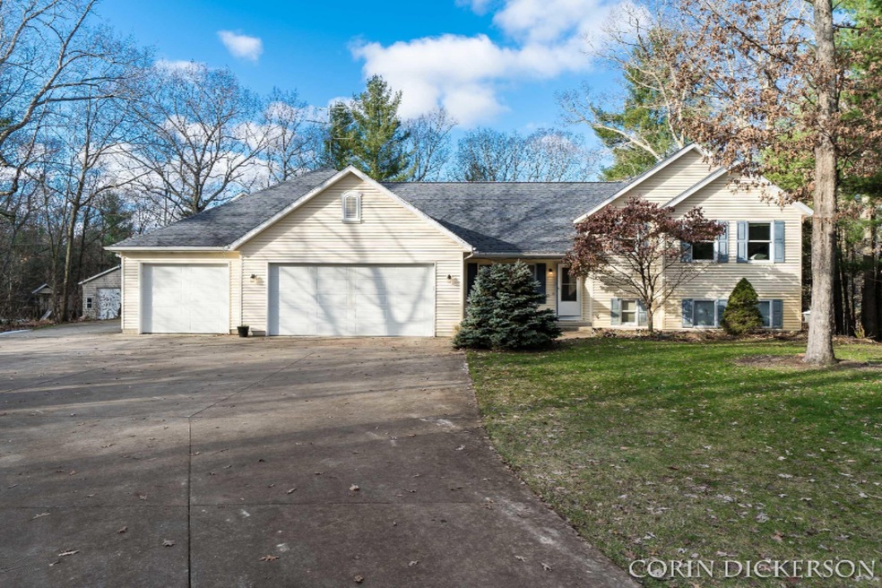 4048 Otuna Dr, Dorr, MI 49323-1