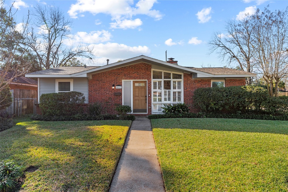 4617 Viking Dr, Houston, TX 77092 - photo 1