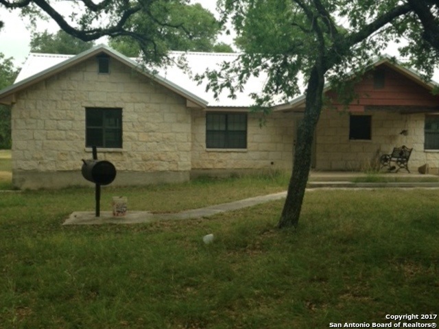 125 Private Road 345, Hondo, TX 78861 - photo 1