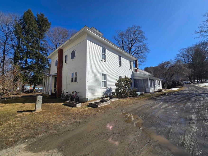 9 Academy Ln unit 2, Walpole, NH 03608 - photo 1