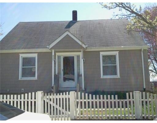 327 King Philip St unit 1, Fall River, MA 02724 - photo 1