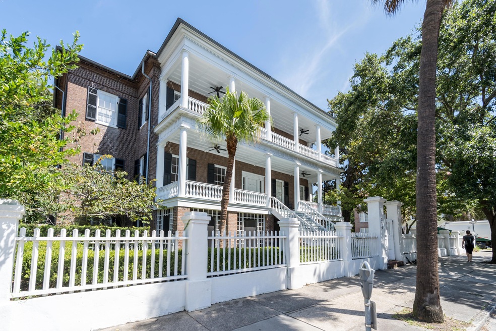 214 Calhoun St-24