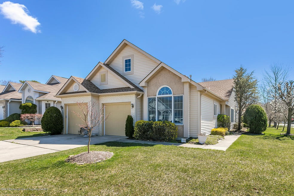 Welcome to 2301 N Chanticleer Ct