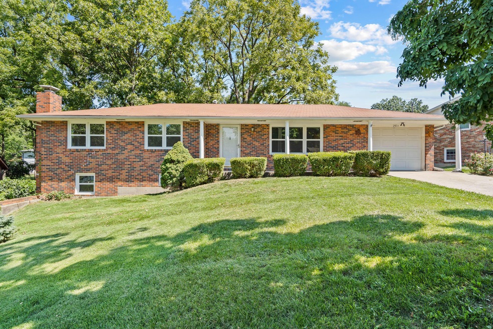 2511 LILY CT