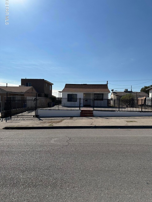 3704 Taylor Ave, El Paso, TX 79930 - photo 1