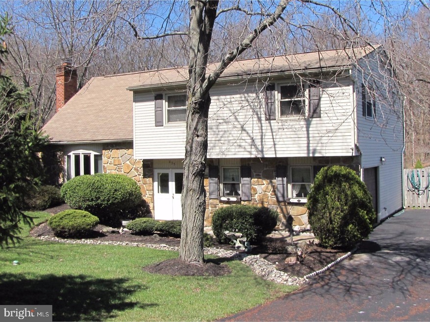 835 Strawberry Ln, Langhorne, PA 19047 - photo 1