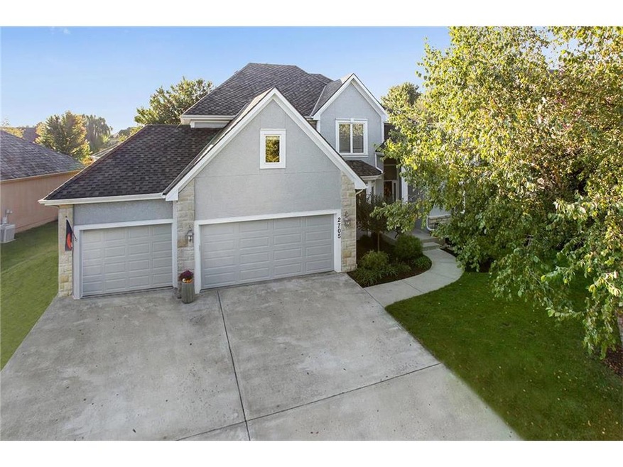 Story and half home in Leawood Falls