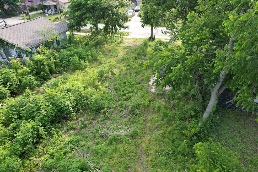 7938 Pointer St, Houston, TX 77016 - photo 1