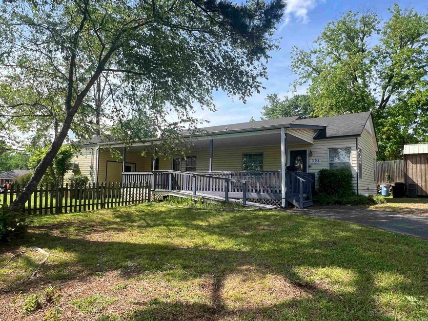 202 E Gum St, Sheridan, AR 72150 - photo 1