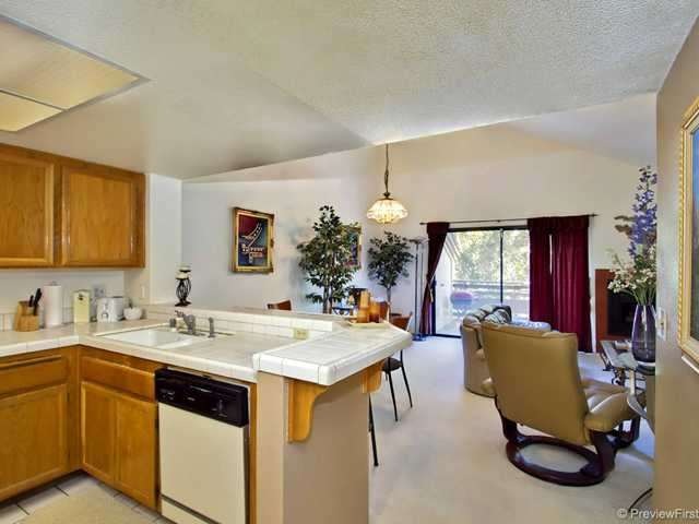 Bright and sunny upper unit condo!