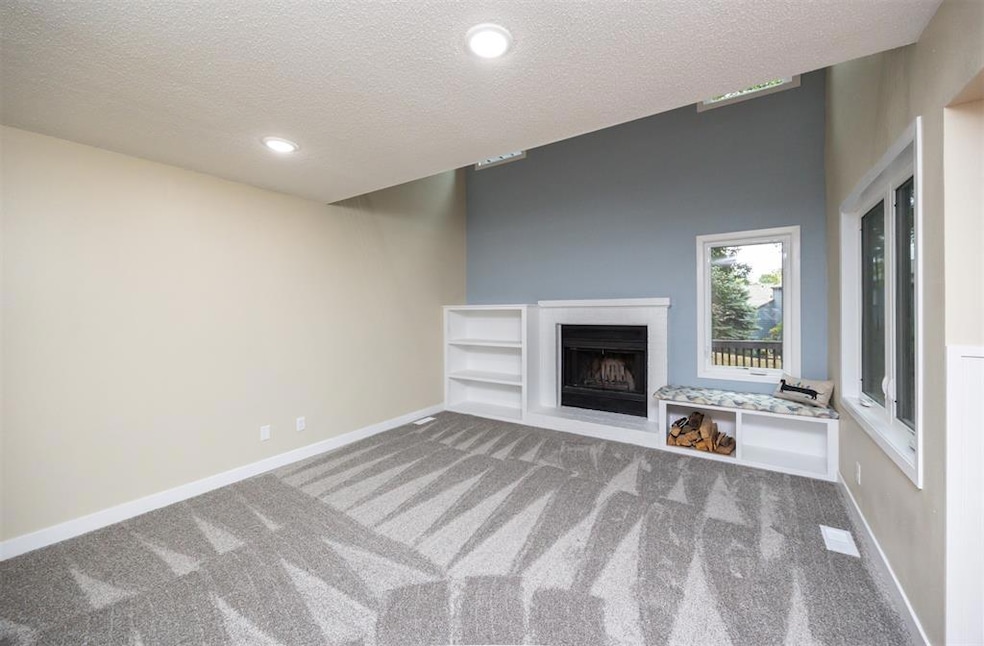 4906 W Park Dr unit J2, West Des Moines, IA 50266 - photo 1