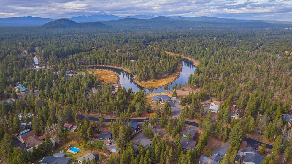 56078 Snow Goose Bend, OR 97707