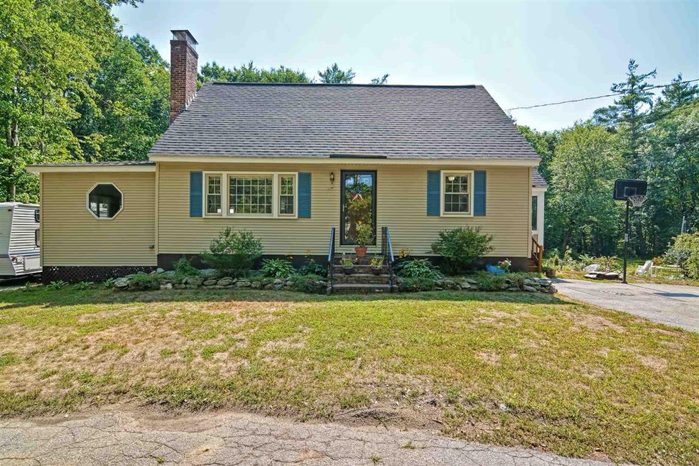 215 Rattlesnake Hill Rd, Auburn, NH 03032 - photo 1