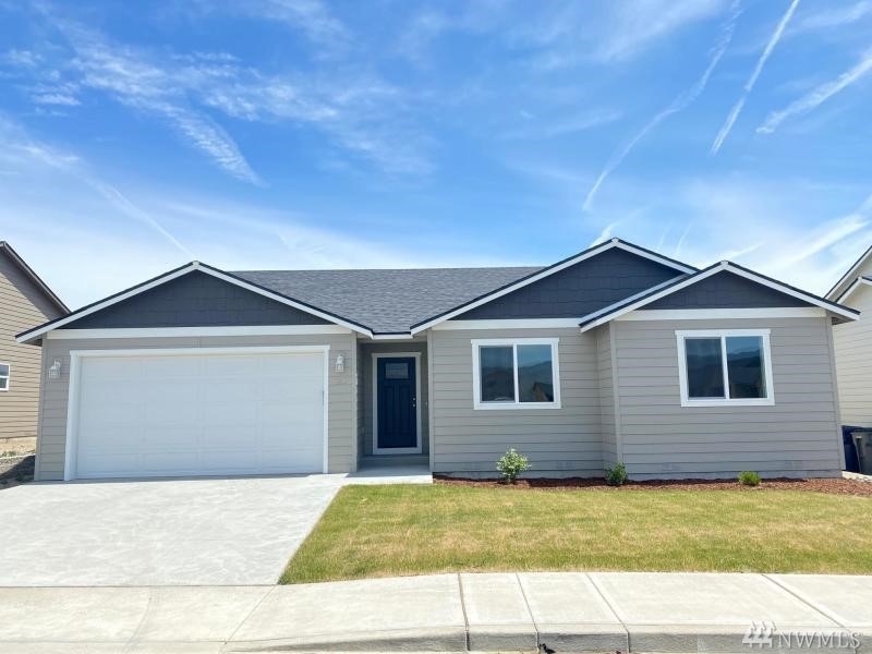 2231 2nd St SE, East Wenatchee, WA 98802 - photo 1