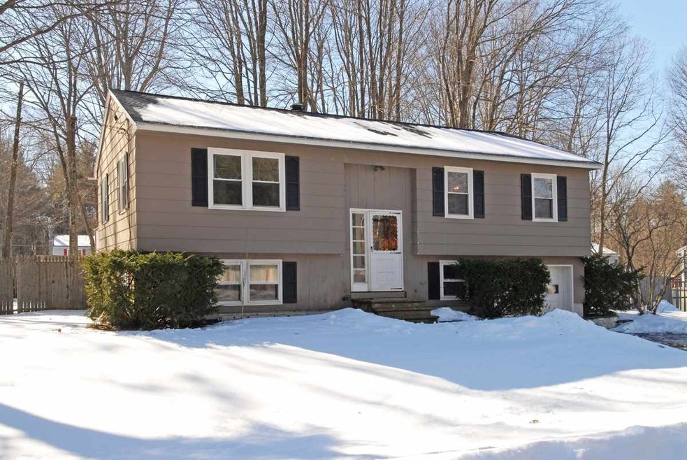 14 Maplewood Ave, Rochester, NH 03867 - photo 1