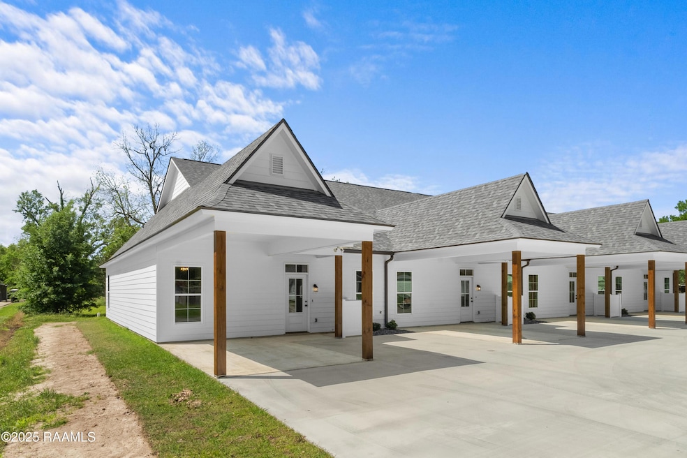 212 E D St, Rayne, LA 70578 - photo 1