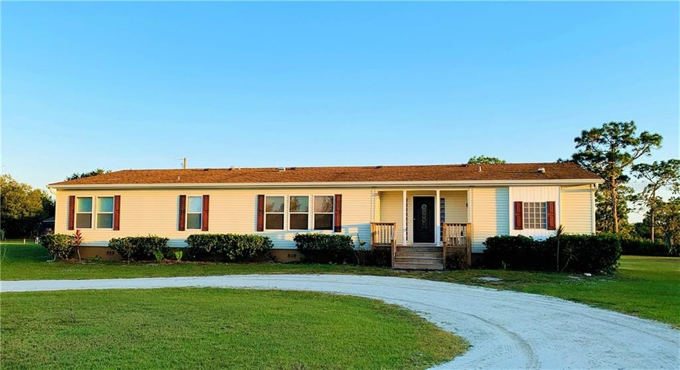 31841 Washington Loop Road - Front View