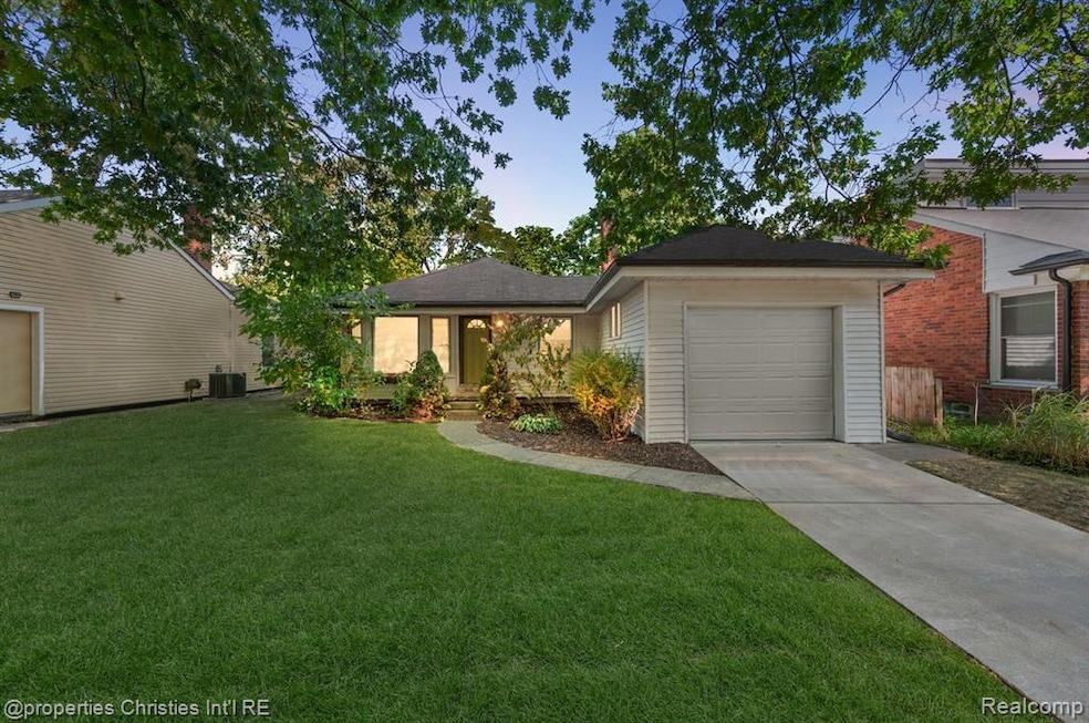 For Sale $290,000 • Co-Listing Agent