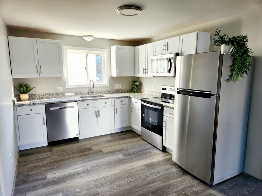 18 Airlie St unit 4, Worcester, MA 01606 - photo 1