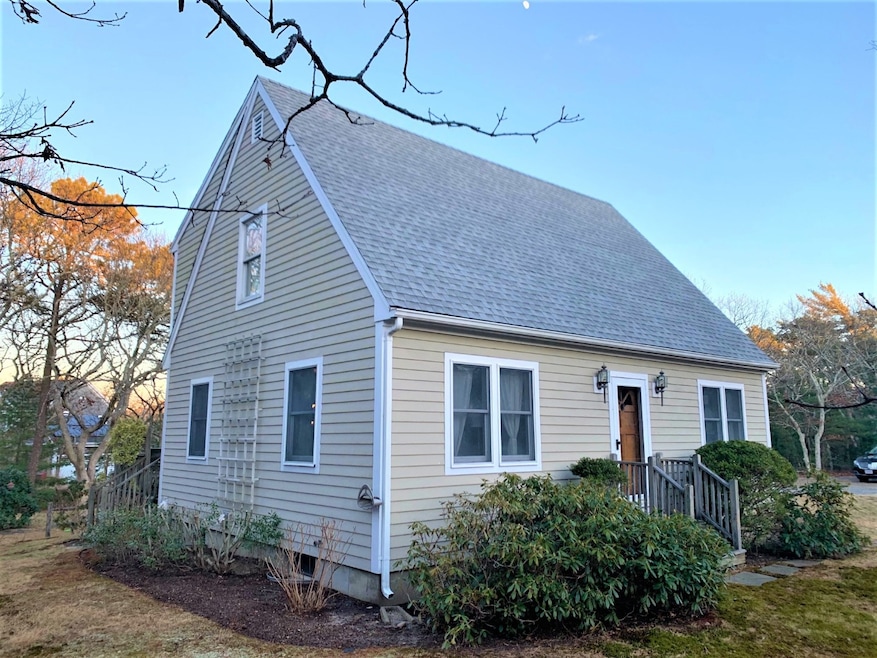 37 Quantapog Rd, Oak Bluffs, MA 02557 - photo 1