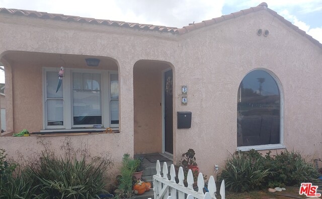 An adorable 2bed/1 bath
