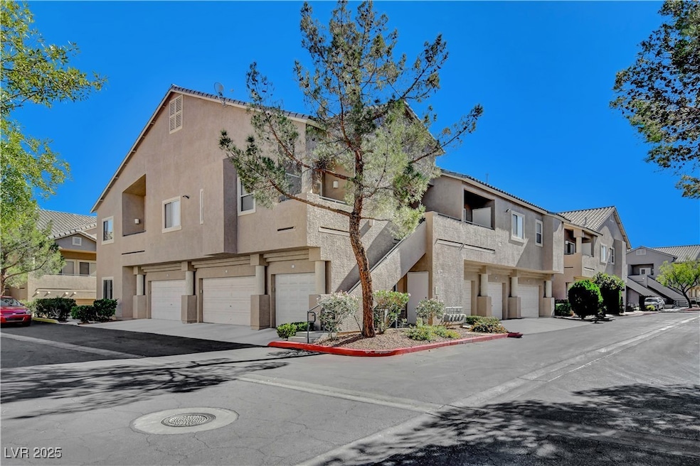 2052 Jade Creek St unit 203, Las Vegas, NV 89117 - photo 1