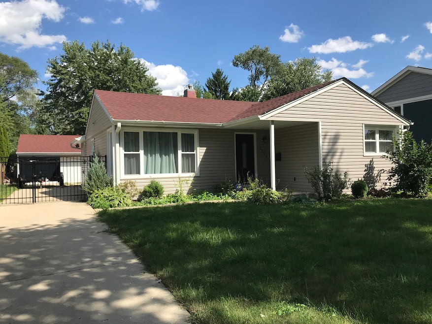 2204 Robin Ln, Rolling Meadows, IL 60008 - photo 1