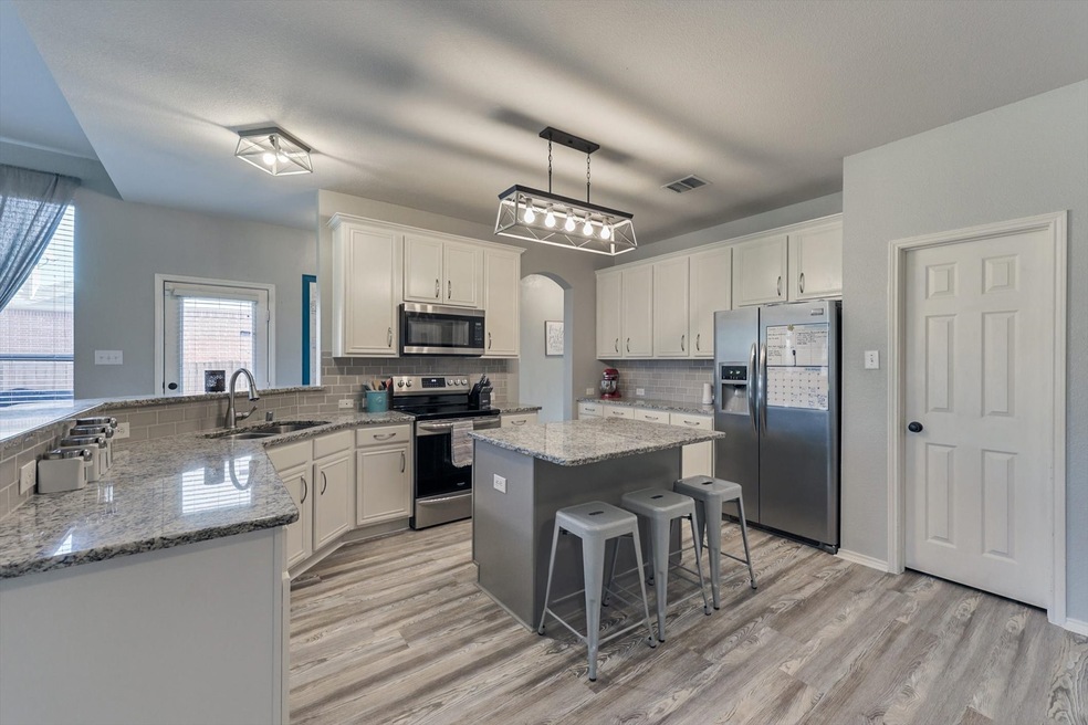 2717 Valencia Ln, Denton, TX 76210 - photo 1