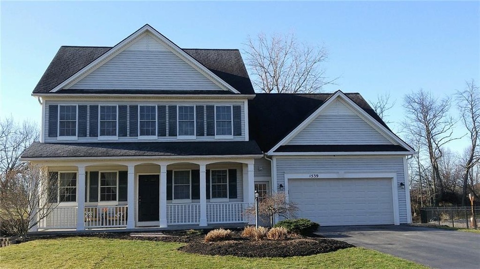 Welcome home to 1539 Fieldcrest in Webster - cul d