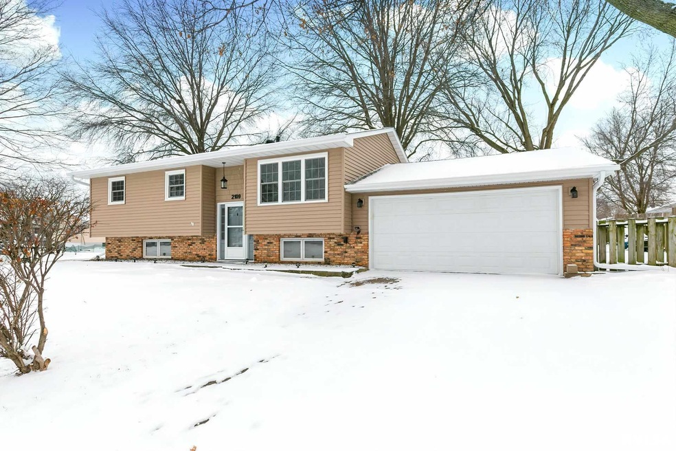2109 W 66th St, Davenport, IA 52806 - photo 1