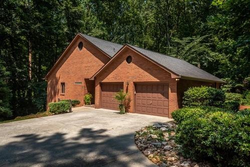 5325 Pheasant Run, Stone Mountain, GA 30087 - photo 1