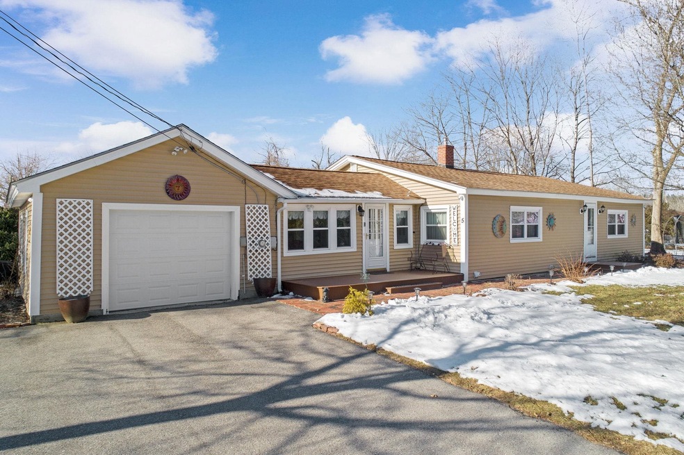 5 Harry St, Rochester, NH 03839 - photo 1