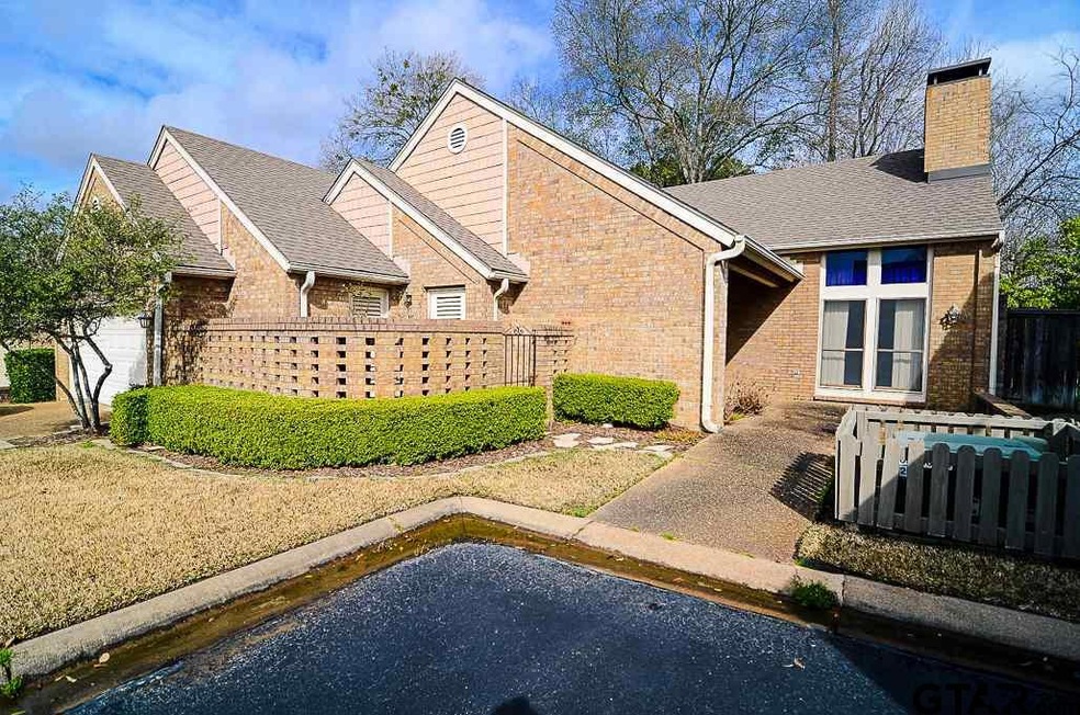 904 904 Wicket, Tyler, TX 75703 - photo 1