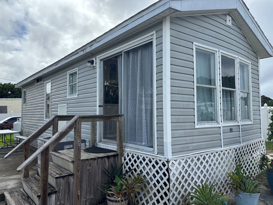 2995 U S 441 unit 243, Okeechobee, FL 34974 - photo 1