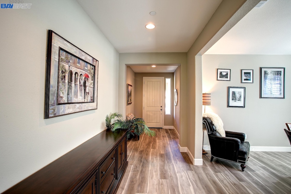 Sold $965,000 • Co-Listing Agent