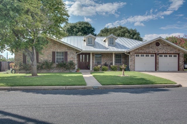 804 Avenue C, Fredericksburg, TX 78624 - photo 1