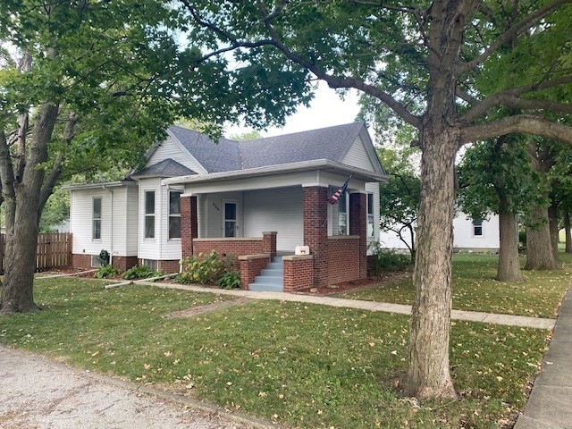 306 E Pembroke St, Tuscola, IL 61953 - photo 1