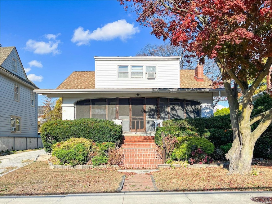 71 Lyon Place, Lynbrook, NY 11563 - photo 1