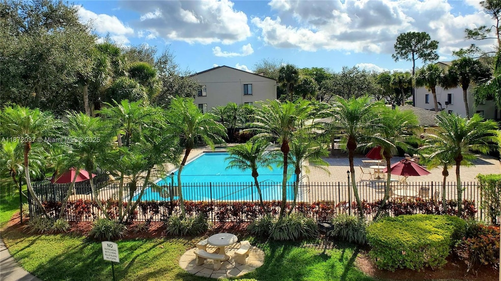 204 Foxtail Dr unit D1, Greenacres, FL 33415 - photo 1