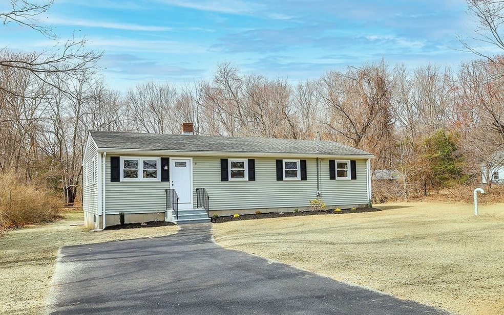 9 Oak St, Millville, MA 01529 - photo 1