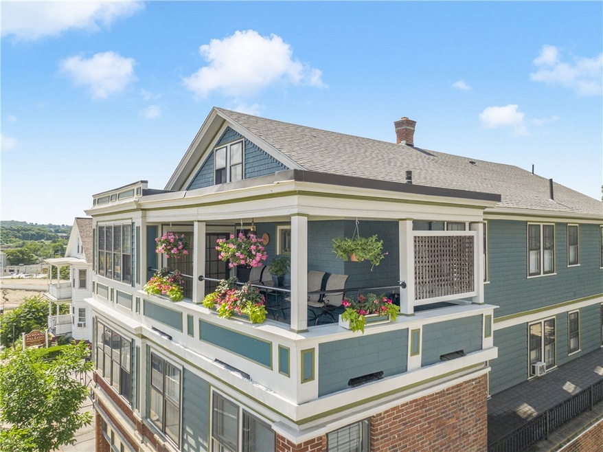 559 Broadway unit 3, Providence, RI 02909 - photo 1