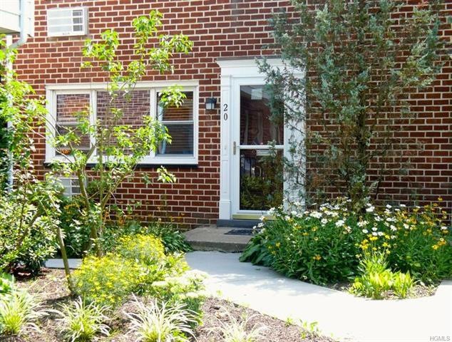 20 Charter Cir, Ossining, NY 10562 - photo 1